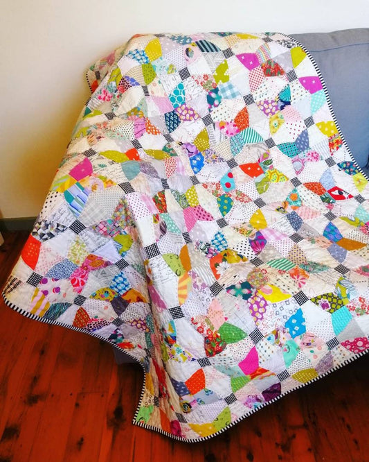 Buttons and Bows quilt pattern, PDF quilt pattern, scrap quilt pattern Digital Download