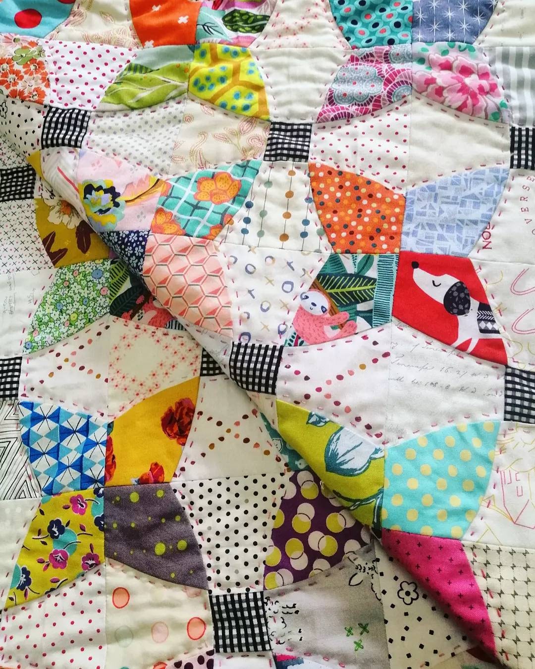 Buttons and Bows Quilt Pattern Video demonstrations – Thimbles and Needles