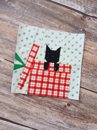Christmas Cat Foundation Paper Piecing (FPP) Pattern