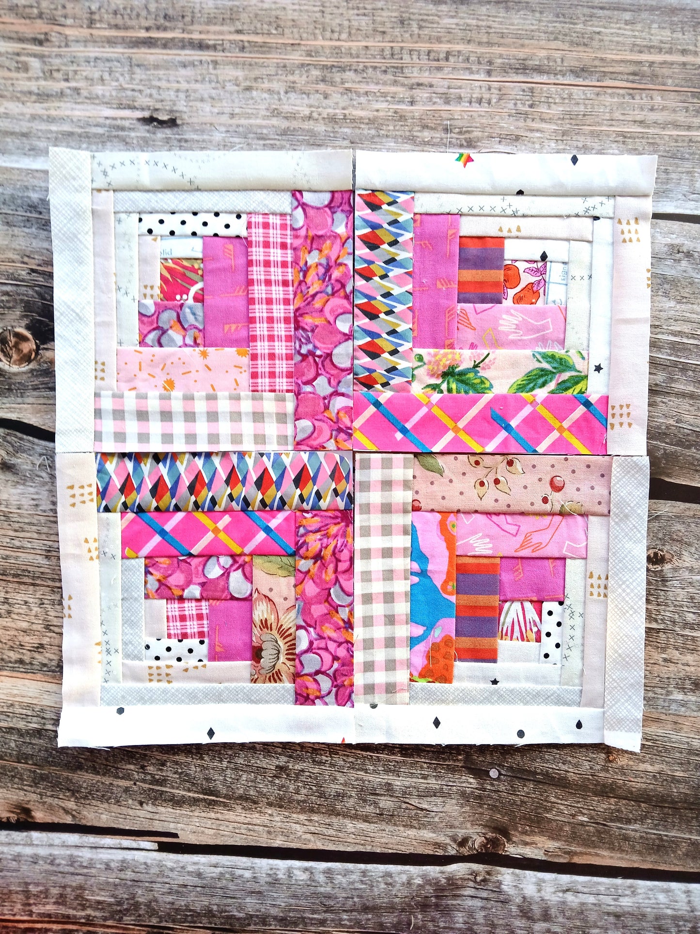 Curved Log Cabin Foundation Paper Piecing (FPP) Pattern