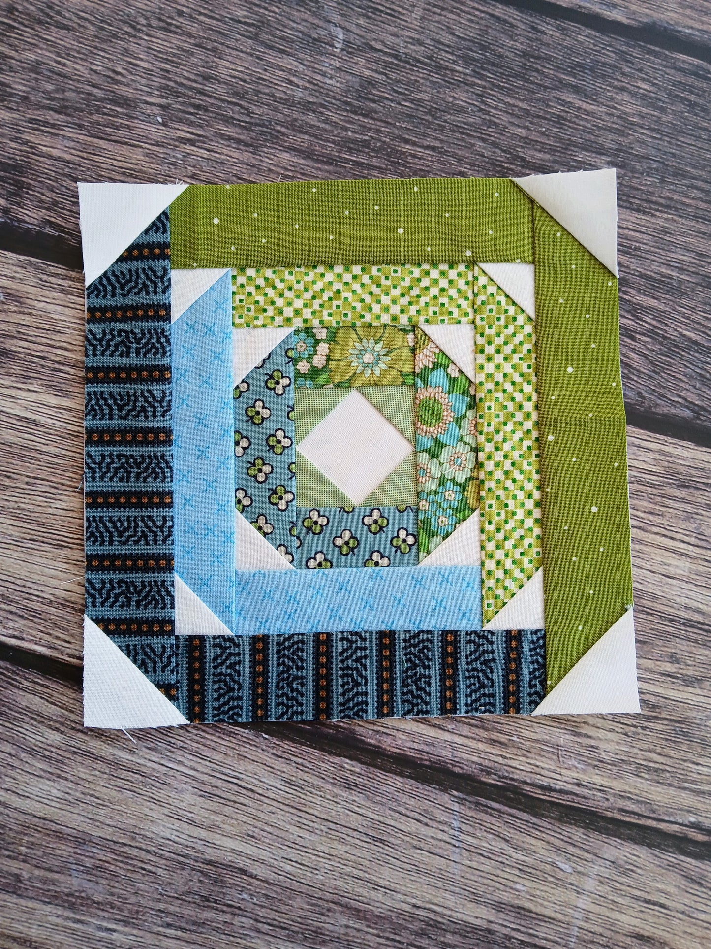 Diamond in a Log Cabin Foundation Paper Piecing (FPP) Pattern