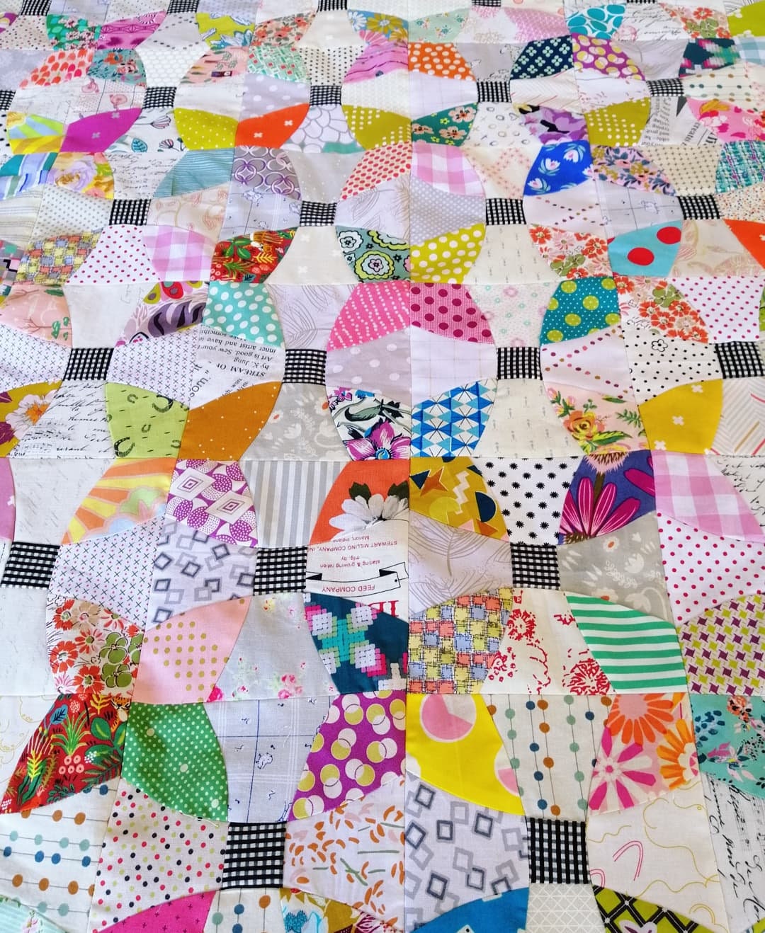 Buttons and Bows quilt pattern, PDF quilt pattern, scrap quilt pattern Digital Download
