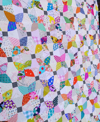 Buttons and Bows quilt pattern, PDF quilt pattern, scrap quilt pattern Digital Download
