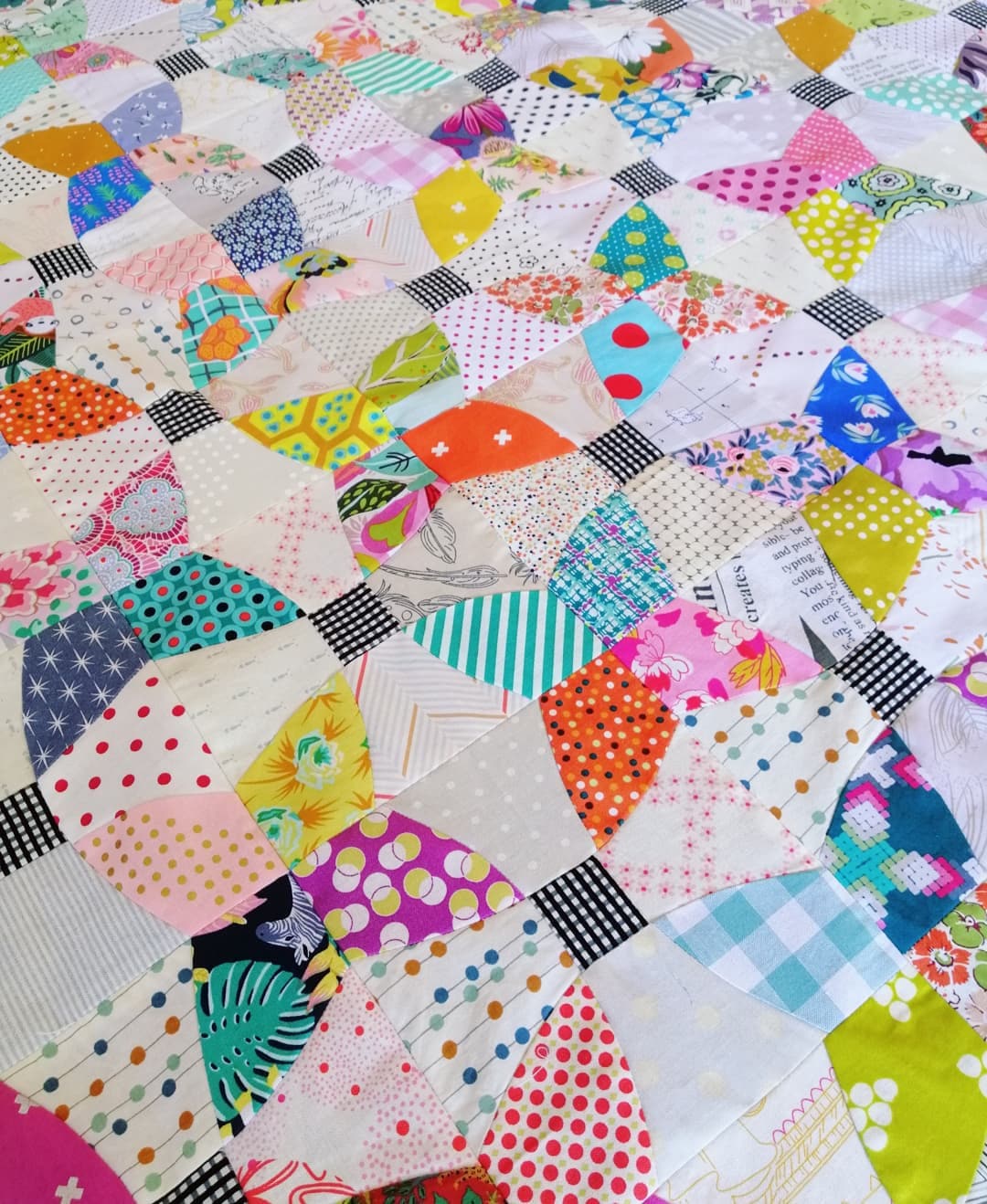 Buttons and Bows quilt pattern, PDF quilt pattern, scrap quilt pattern Digital Download