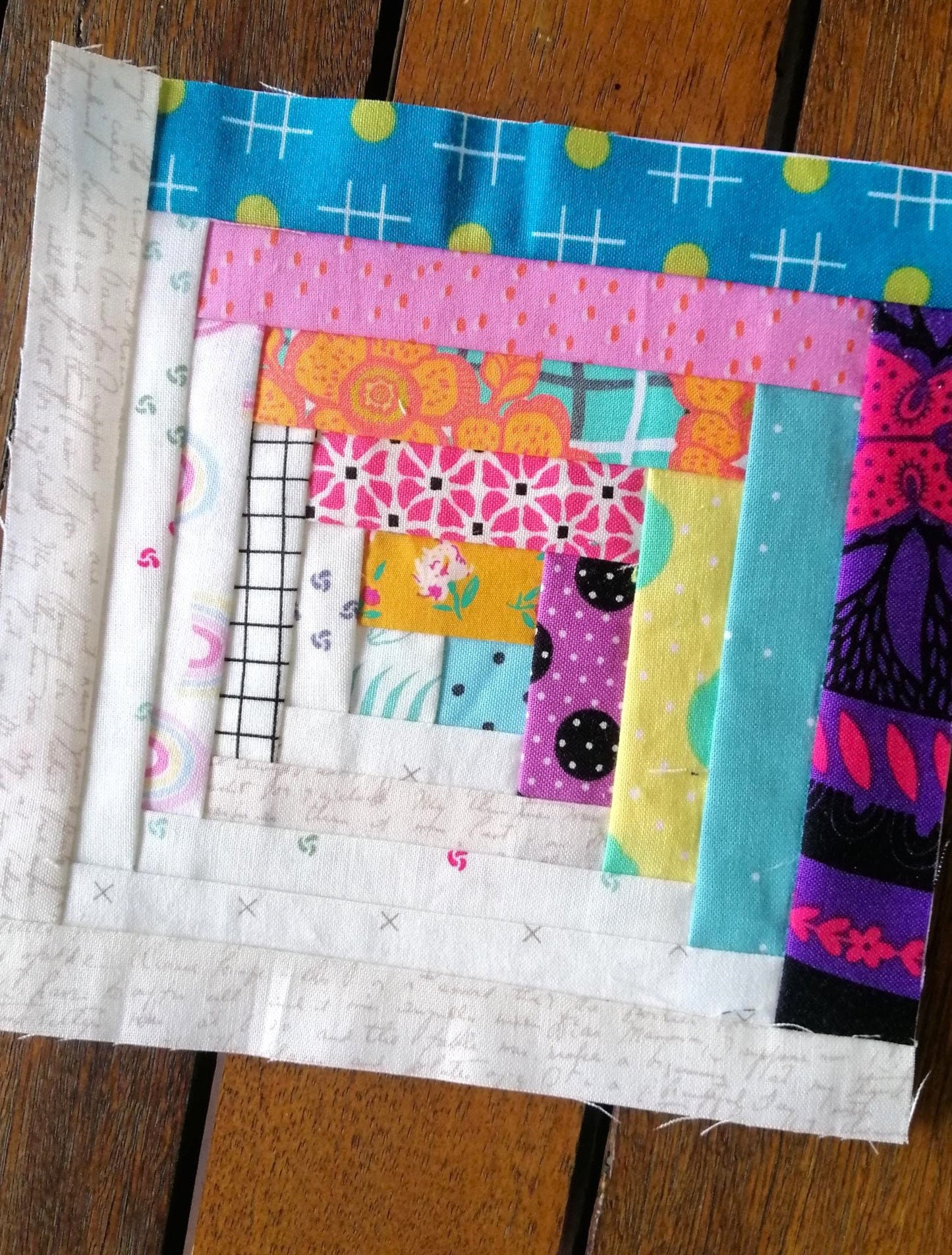 Off Centre Log Cabin FPP foundation paper piecing || Curved log cabin Digital Downloadquilt block pattern