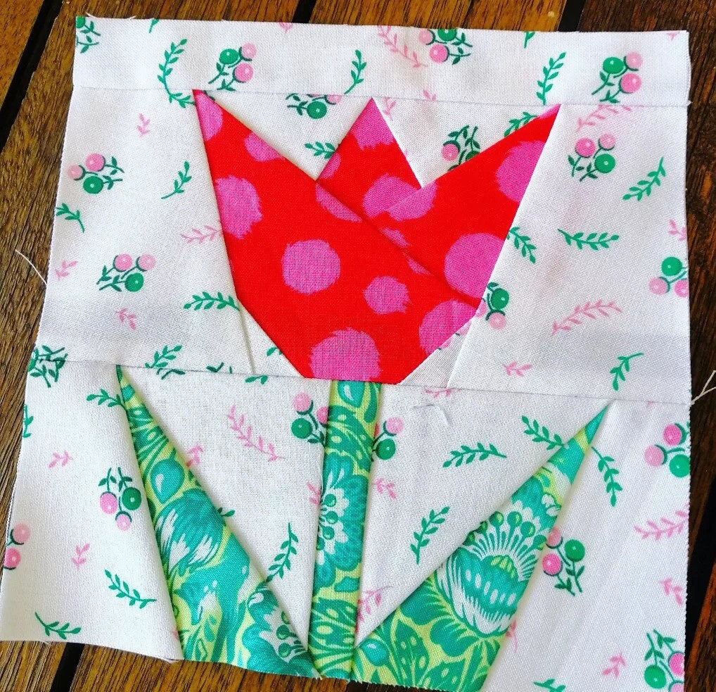 Tulip FPP Foundation Paper Piecing quilt block pattern Digital Download